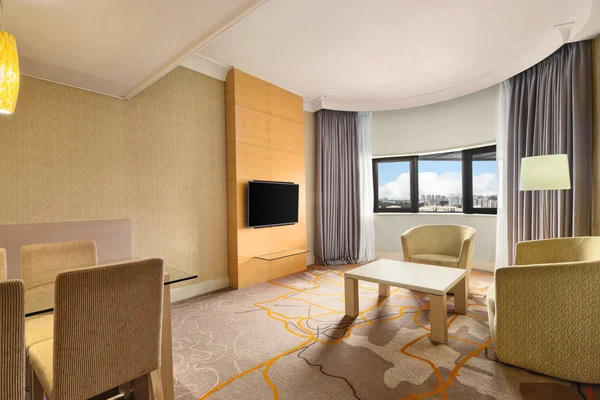 1 King Junior Suite Living Area with Lounge Access