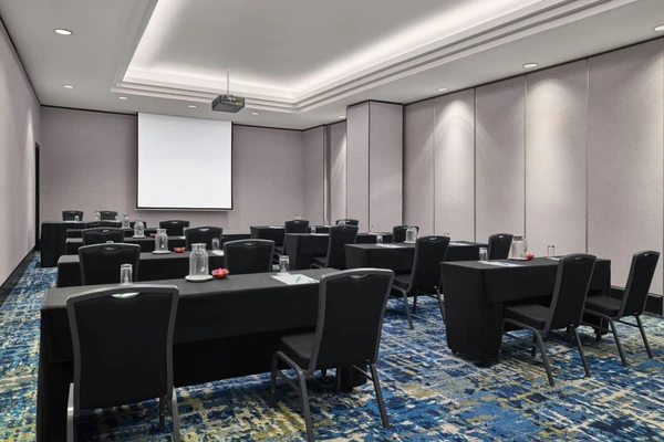 Kallang Room (Boardroom Set Up) - Perfect for discussion